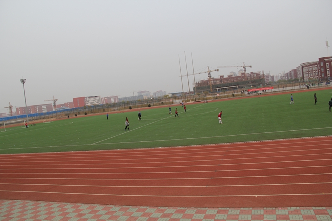 北京交通大學(xué)黃驊分校4*4<a href=http://m.anhaohn.com target=_blank class=infotextkey>塑膠跑道</a>工程實例