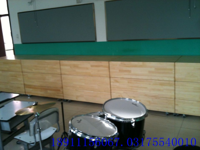 木質(zhì)合唱臺(tái)