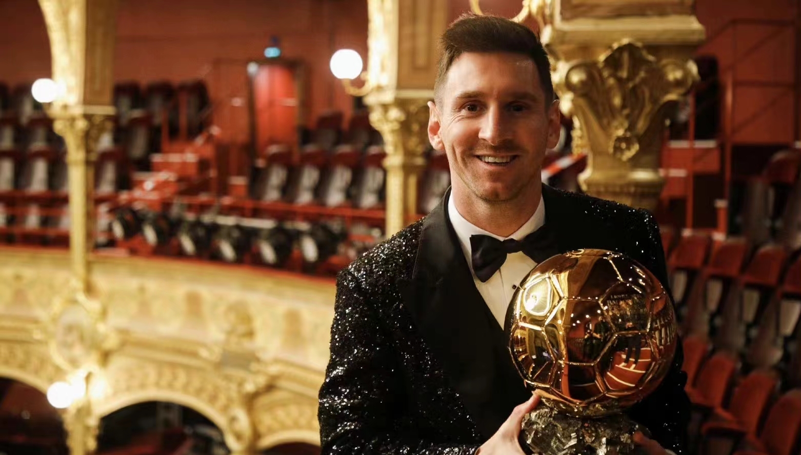 【歐洲足壇奧斯卡】七星連珠！梅西奪得職業(yè)生涯第七座金球獎(jiǎng)