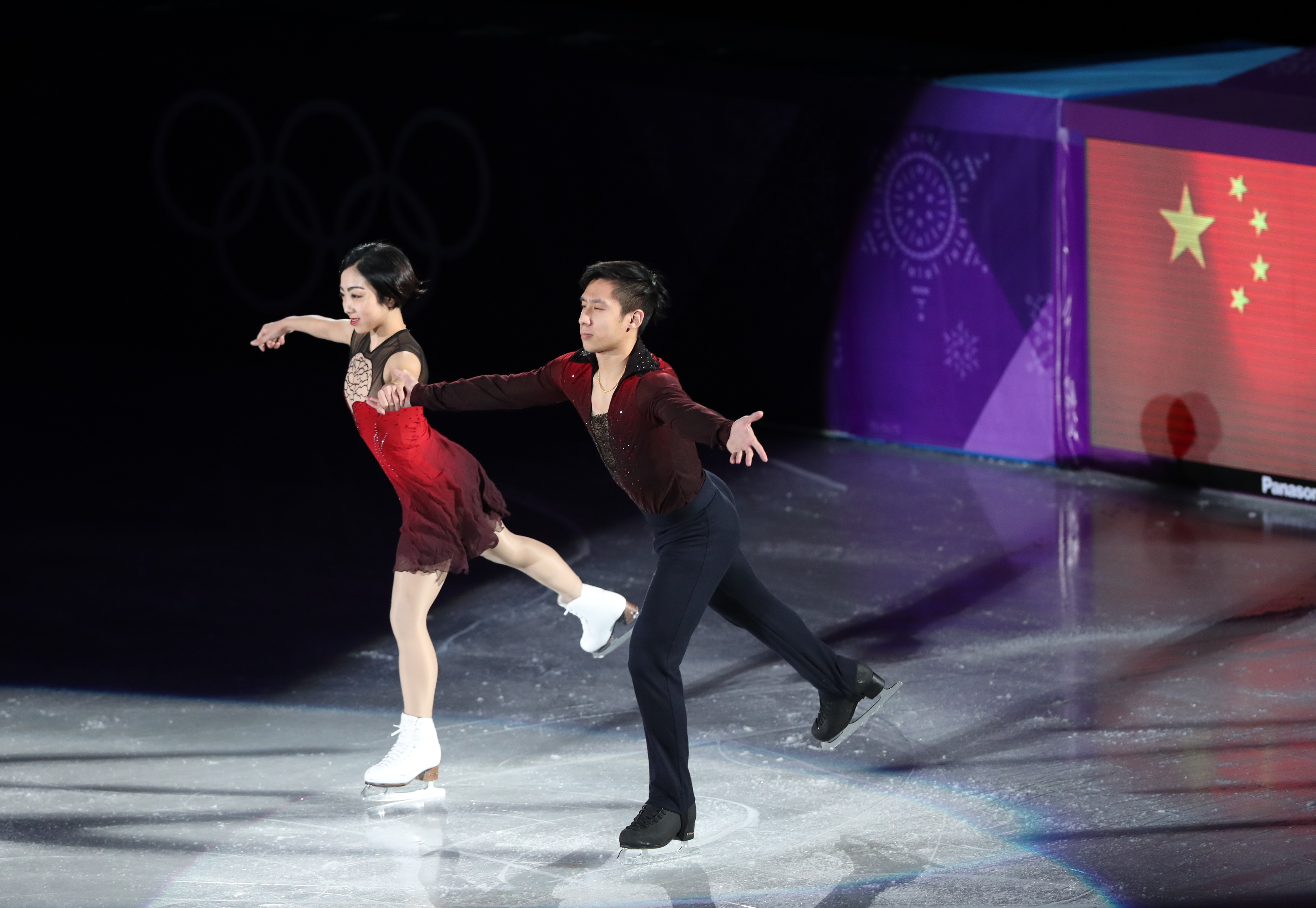 【冬奧辭典·花樣滑冰】音樂美＋姿態(tài)美＋力量美，觀眾還能投擲小禮物