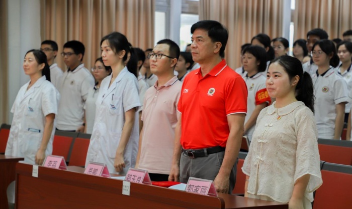 市僑中舉行2021—2022學(xué)年度紅十字會理事和青少年機構(gòu)換屆選舉大會