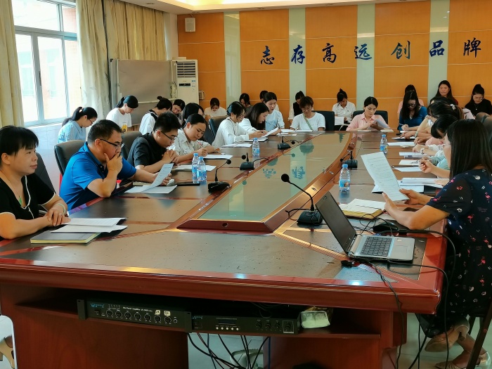 青藍結(jié)對清秋始，惟愿枝間子初成