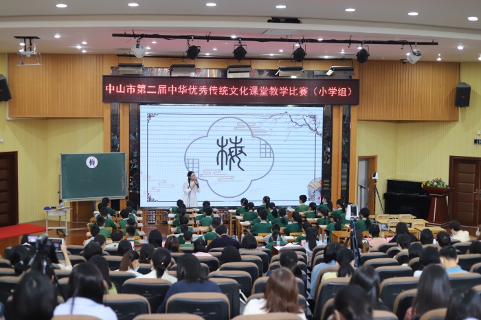 寶劍鋒從磨礪出，梅花香自苦寒來(lái)