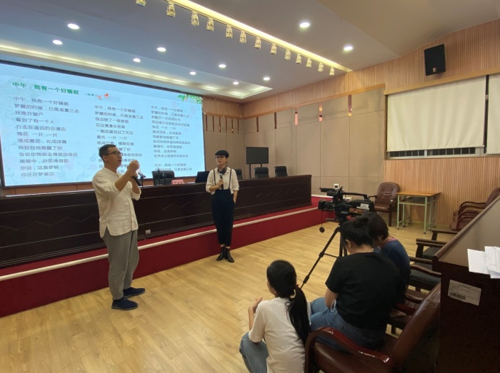 妙言語藝班嘉賓現(xiàn)場講解