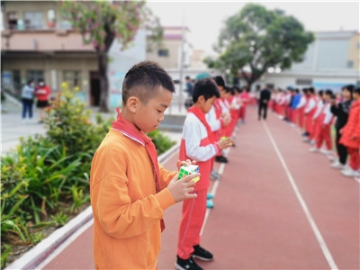 感受數(shù)學(xué)魅力，玩轉(zhuǎn)數(shù)學(xué)游戲