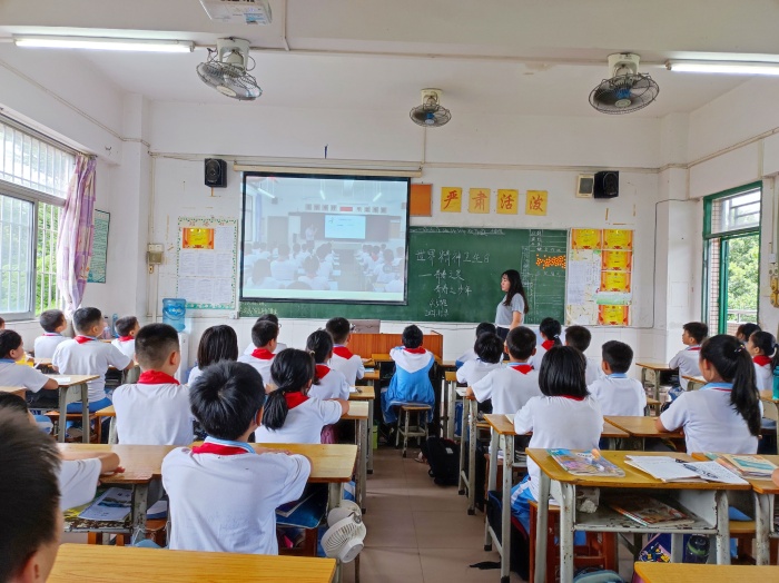 中山市神灣神舟學(xué)校開展第29個“世界精神衛(wèi)生日”主題教育活動 (4).jpg