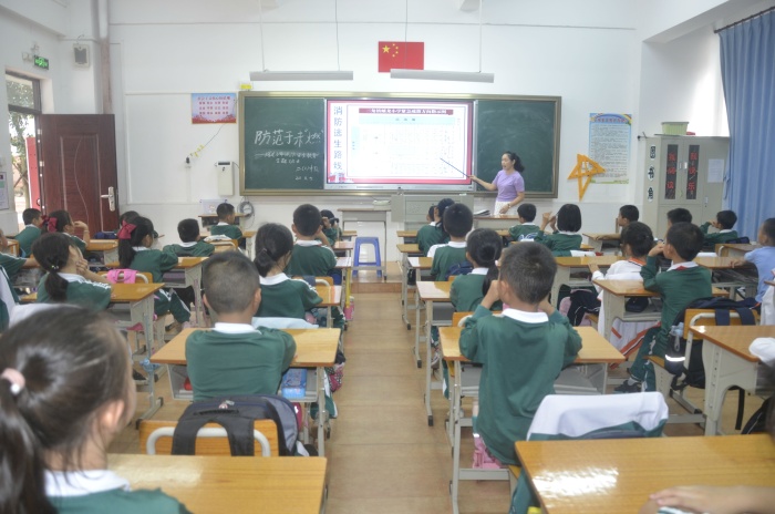 消防疏散學(xué)自救 安全意識(shí)駐心間