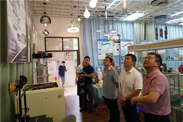 廣東科學(xué)技術(shù)職業(yè)學(xué)院到中山一職參觀交流