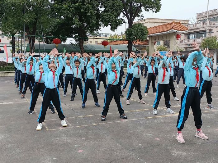 推動體育鍛煉，增強(qiáng)身體素質(zhì)