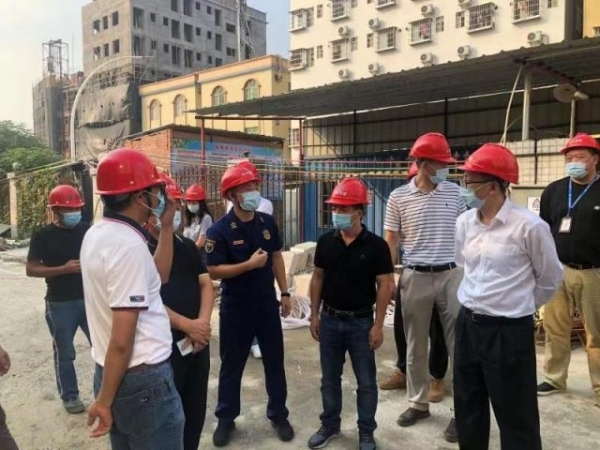 南頭鎮(zhèn)黨政主要領(lǐng)導(dǎo)帶隊(duì)開(kāi)展國(guó)慶節(jié)前消防安全檢查