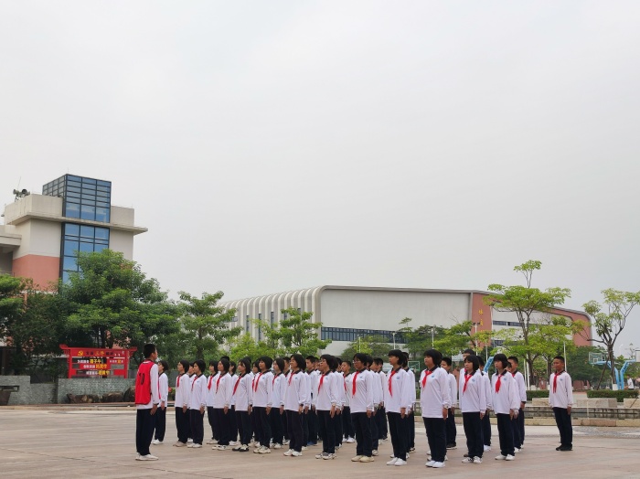 颯爽英姿展風(fēng)采，隊列隊形顯聚力