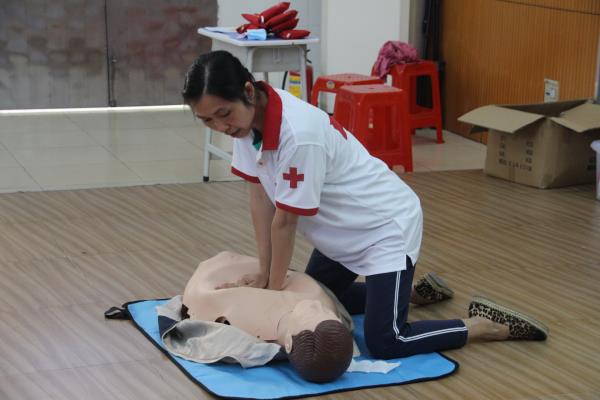 1666684987329045649.jpg 4.模擬急救技巧_600x400.jpg