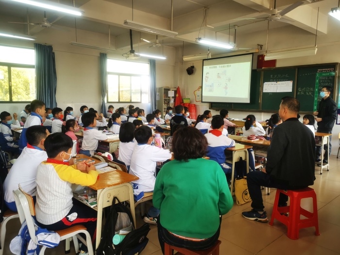 聽(tīng)評(píng)課活動(dòng) (1).jpg