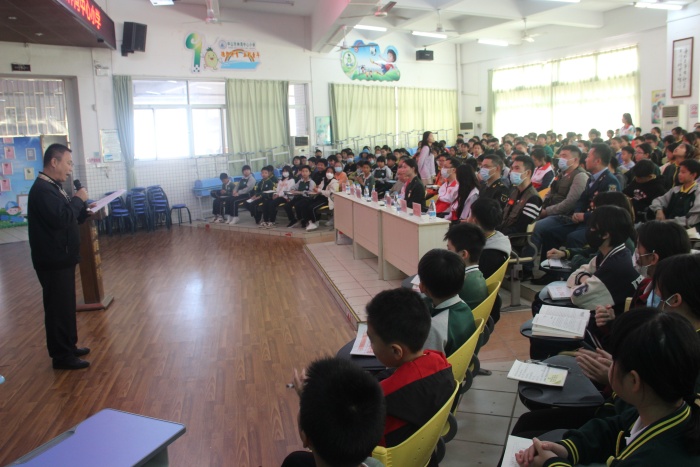 推動(dòng)黨的二十大精神進(jìn)校園 讓文明之花處處開(kāi)放