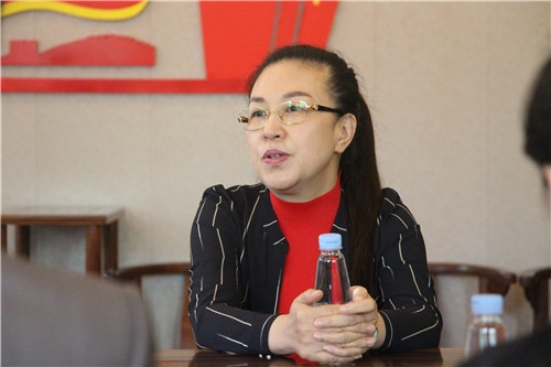 三鑫學(xué)校黨總支書(shū)記譚萍