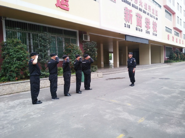 列隊(duì)訓(xùn)練