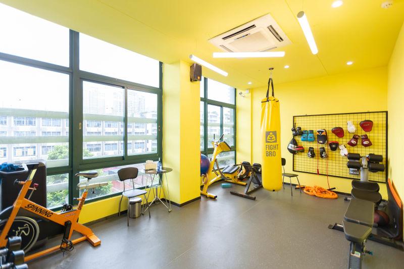 黑獅子天潤(rùn)門(mén)店