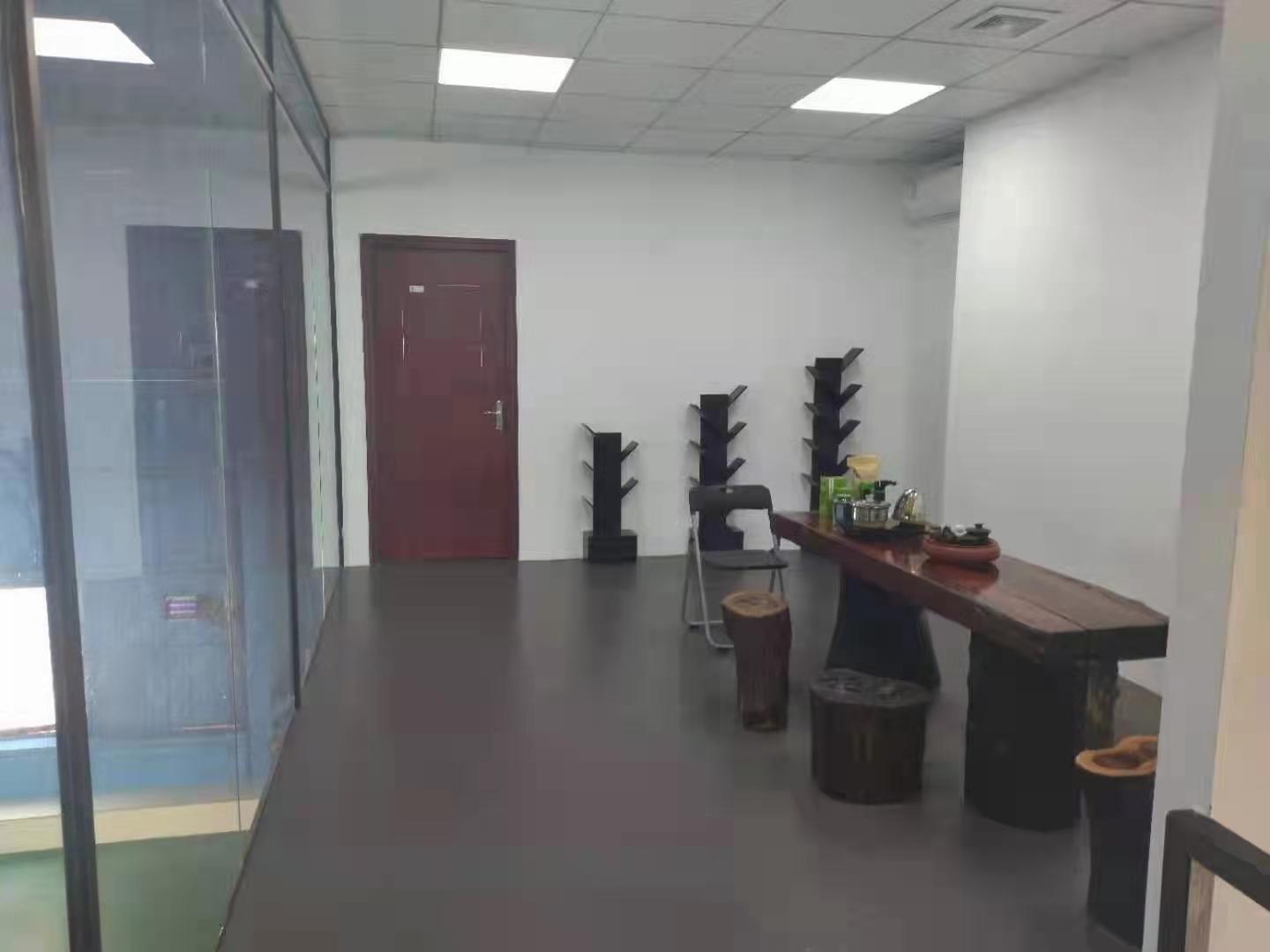 勵(lì)業(yè)羽毛球館