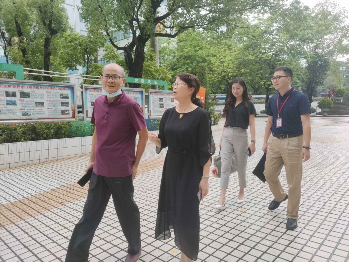 開發(fā)區(qū)責任督學到開發(fā)區(qū)第二小學開展“五項管理”督導