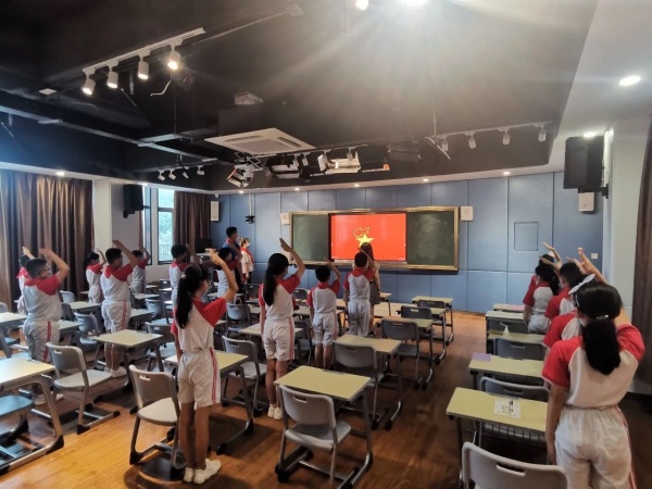 火炬開發(fā)區(qū)博凱小學(xué)召開復(fù)學(xué)后第一次少先隊(duì)干部會議