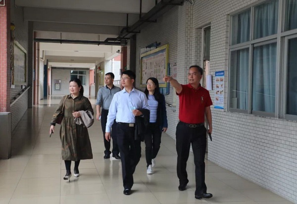 開發(fā)區(qū)香暉園小學(xué)迎接中國竹笛聯(lián)盟協(xié)會會長到校指導(dǎo)