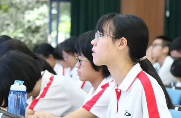 課后延時服務“副作用”來了，老師身心俱疲，家長更是有苦難言