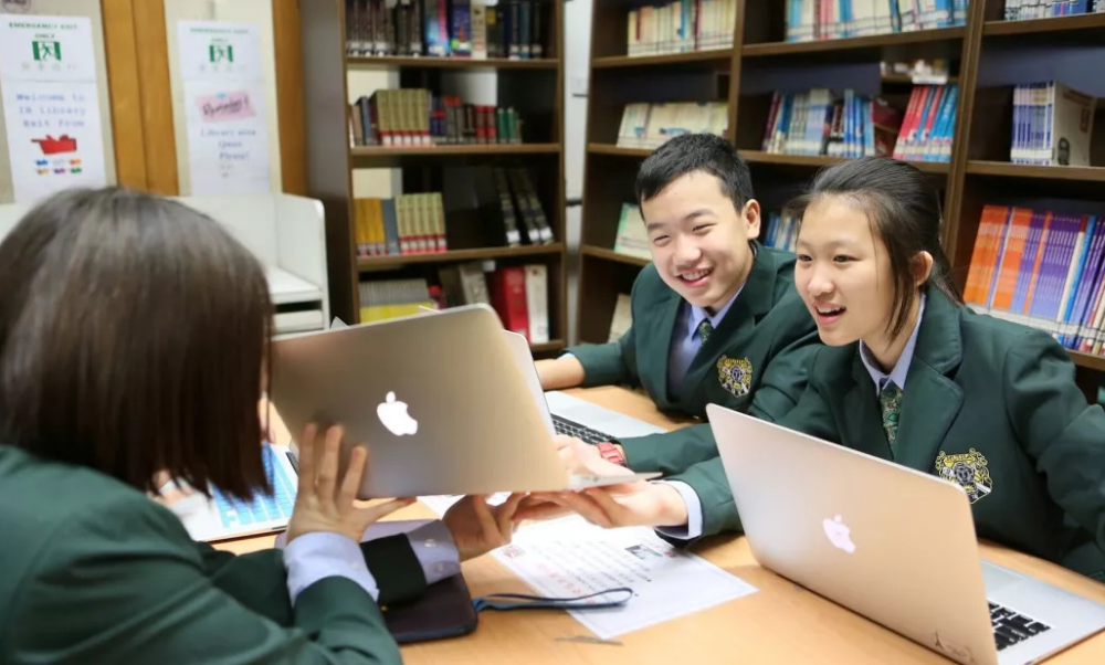 上海某?，F(xiàn)“天價校服”賬單，家長直接簽不同意，網(wǎng)友：干得漂亮