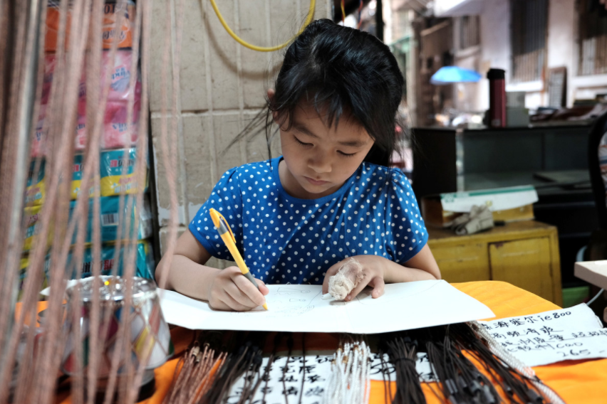 9歲小學(xué)生因“特殊體質(zhì)”火了，一做數(shù)學(xué)題就過敏，醫(yī)生解釋亮了