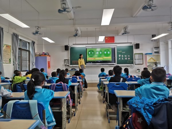 一年級(jí)嘔吐演練(3) (復(fù)制).jpg