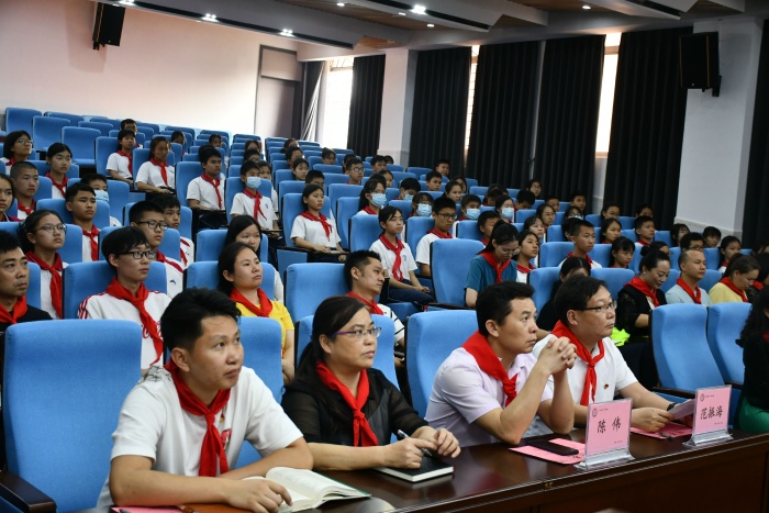 出席領(lǐng)導(dǎo) (1).JPG