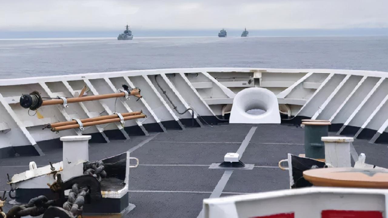 “美專(zhuān)屬經(jīng)濟(jì)區(qū)內(nèi)出現(xiàn)中國(guó)艦隊(duì)！”讓中國(guó)教教美國(guó)什么是專(zhuān)業(yè)