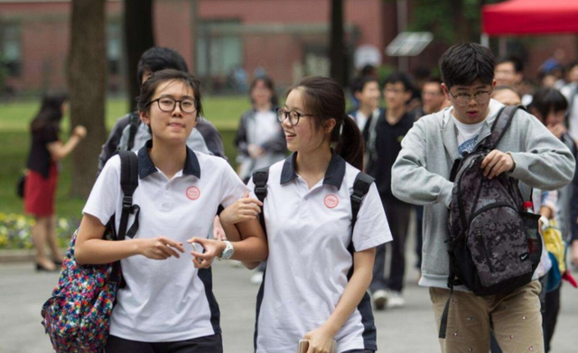 參加了13次高考的唐尚，今年還是沒能如愿，明年或?qū)⒈乘粦?zhàn)