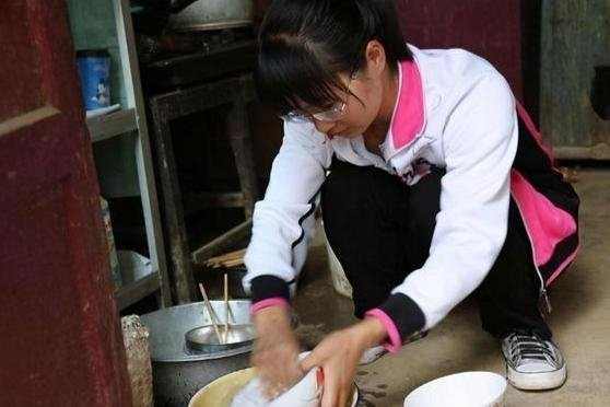 “學(xué)霸”高考只考了47分，爺爺含淚求復(fù)查，分數(shù)出來后全家沉默