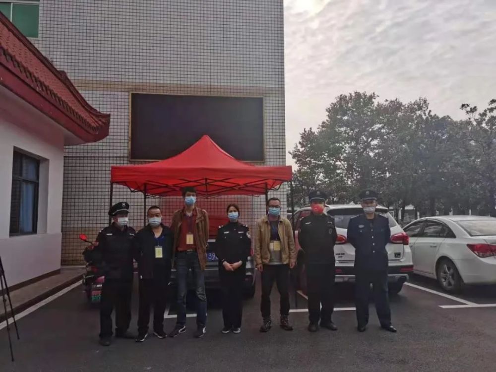 【我為群眾辦實事】護航成考：考生忘帶準考證，蘆淞民警來幫忙