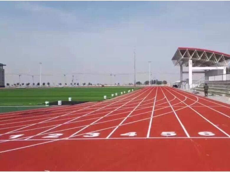 室外<a href=http://m.anhaohn.com target=_blank class=infotextkey>塑膠跑道</a>耐用嗎
