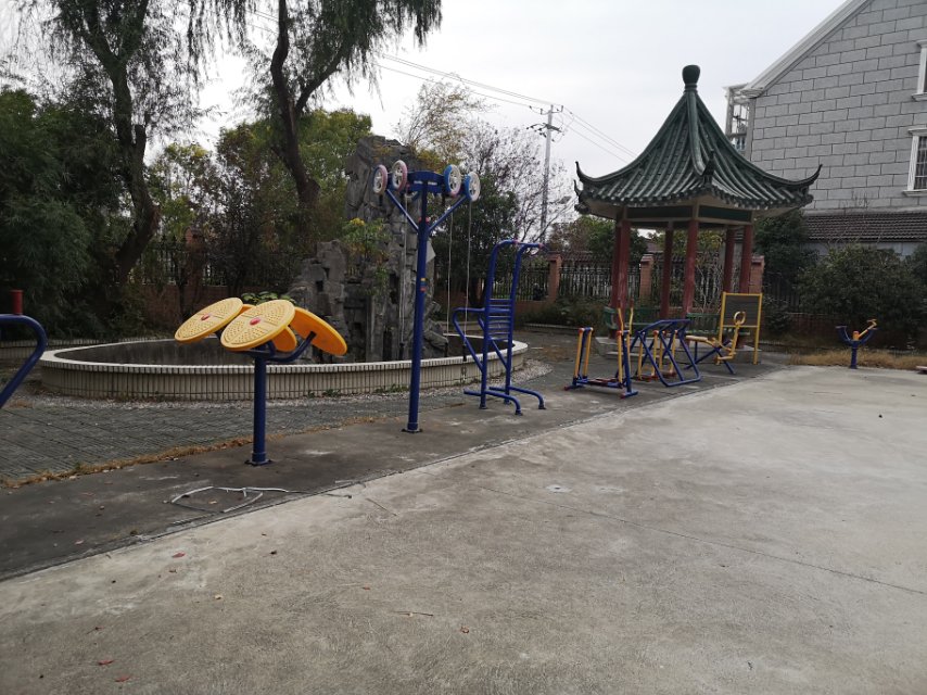 鶴鳴新村老年活動(dòng)室健身苑點(diǎn)