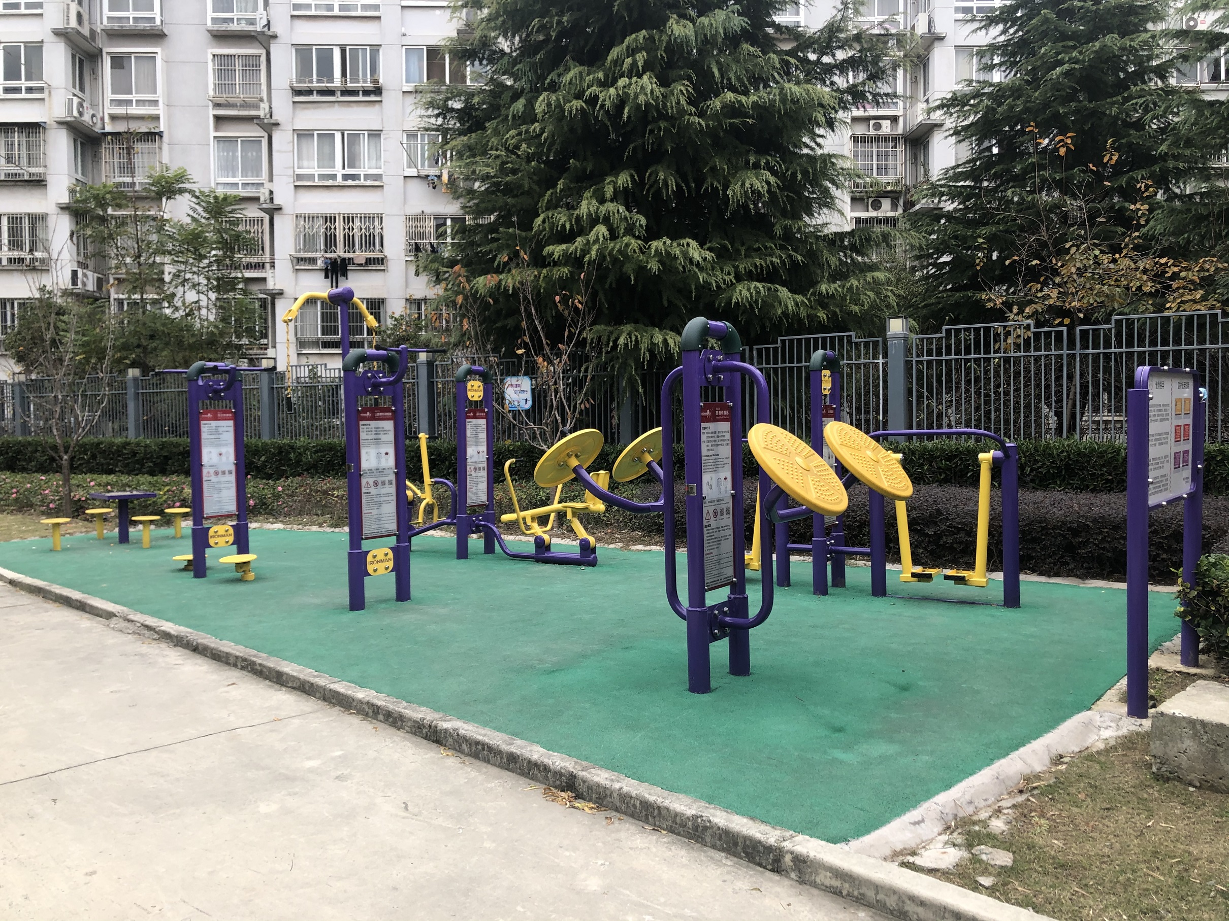 嘉定環(huán)城河步道健身點（船廠橋）