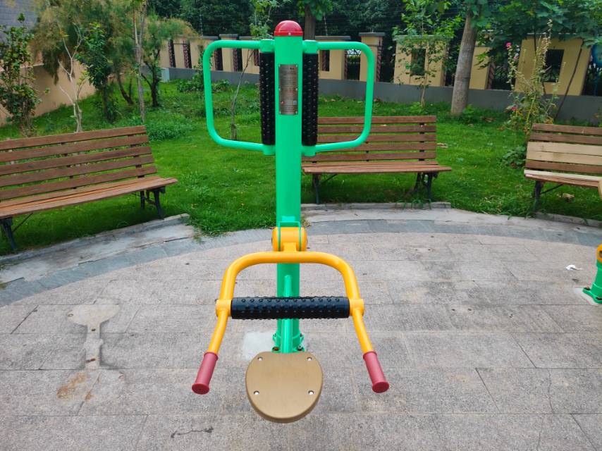 坐式腰背按摩器