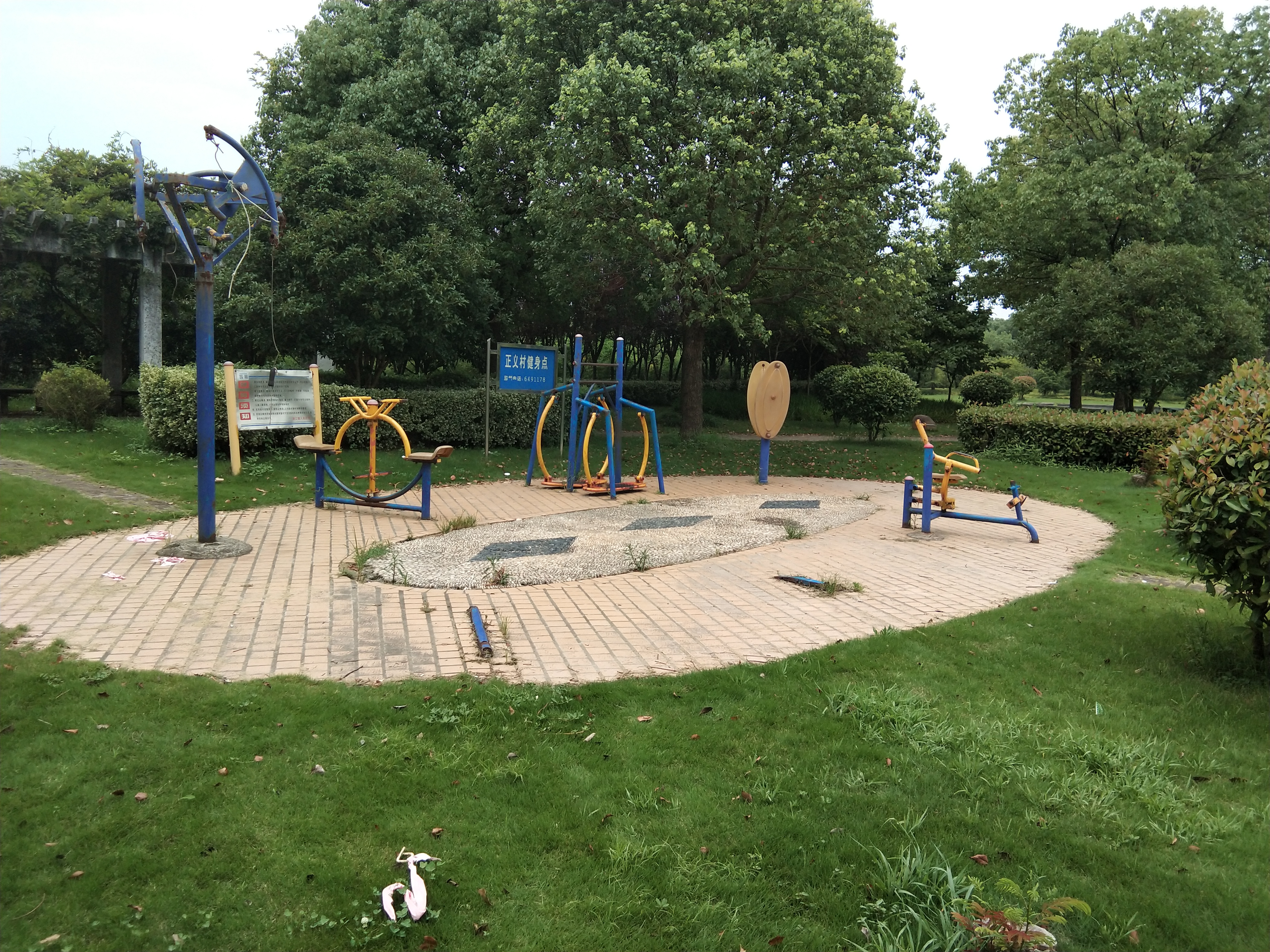 正義村綠地休閑廣場(chǎng)