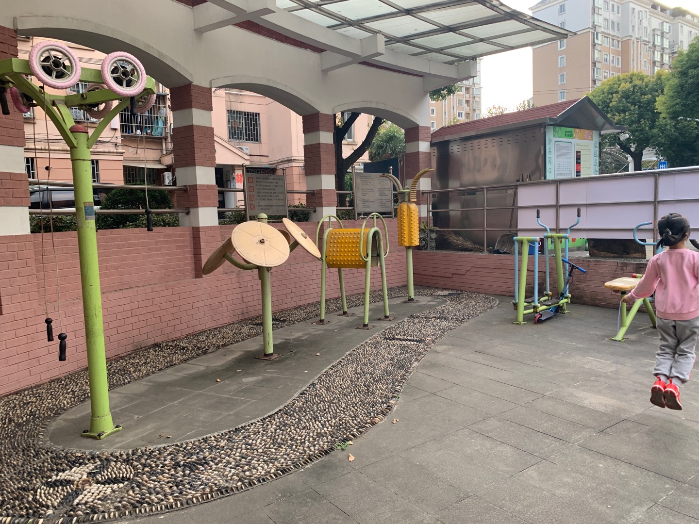 膠二居委市民益智健身苑點(diǎn)