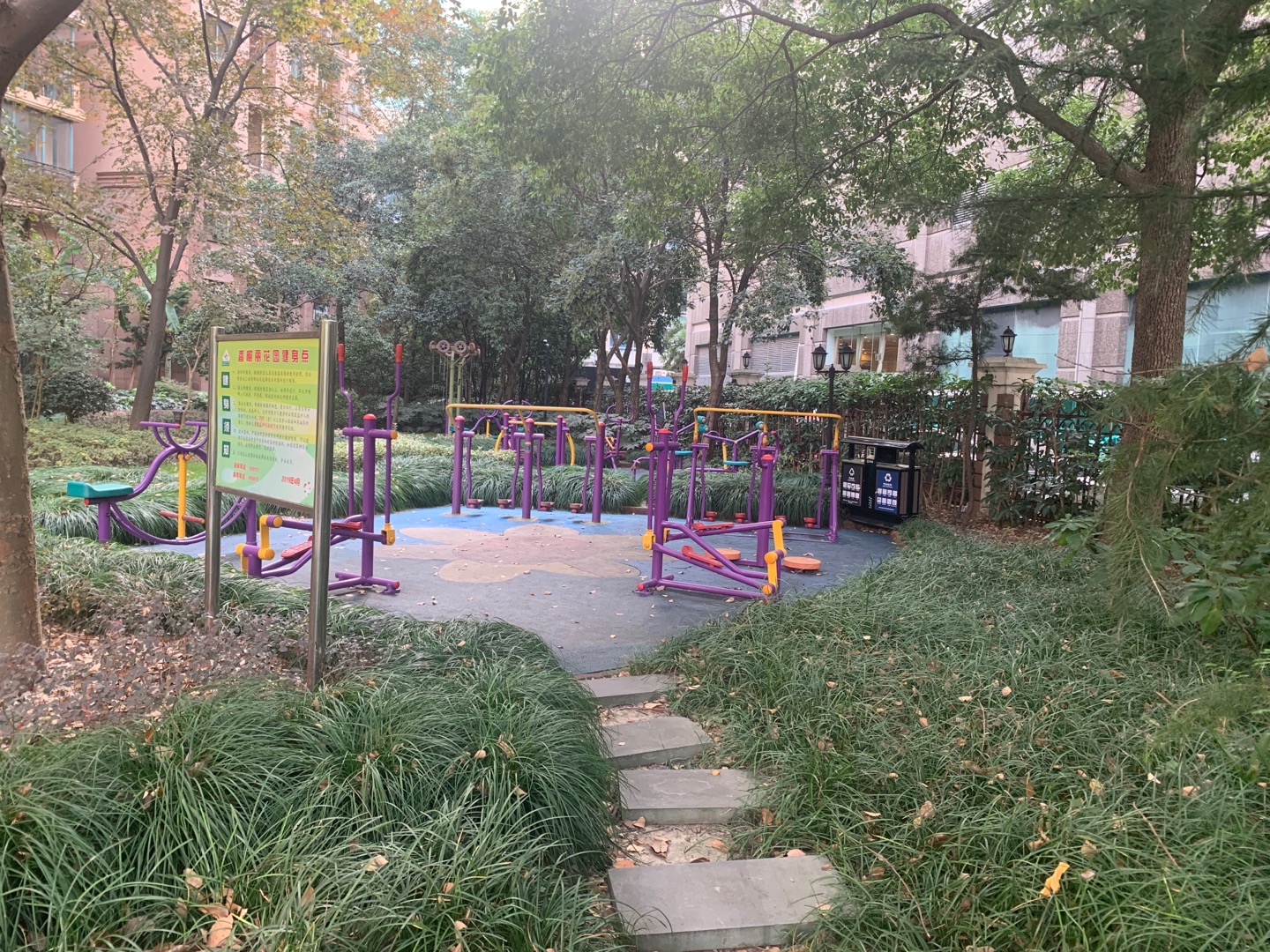 香榭麗居委健身點(diǎn)1