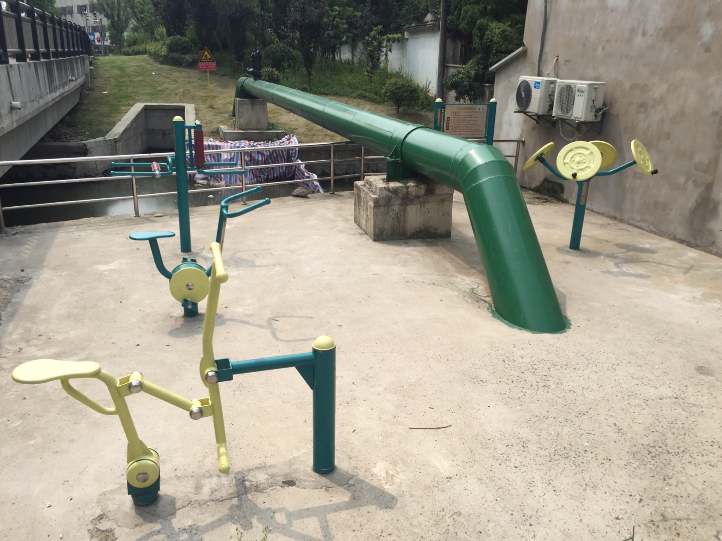 云翔社區(qū)惠民橋健身點