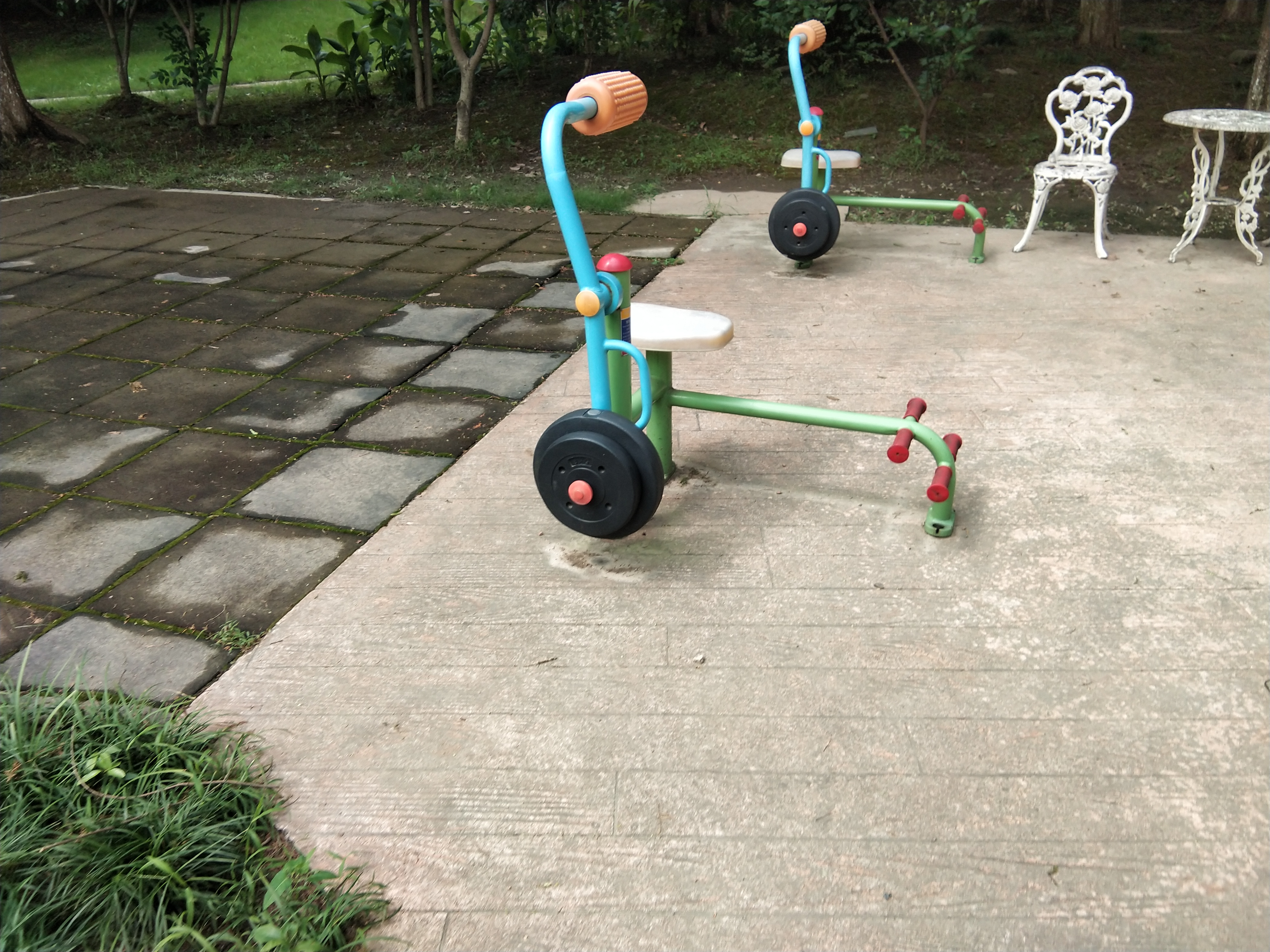 腹背鍛煉器 腹背鍛煉器