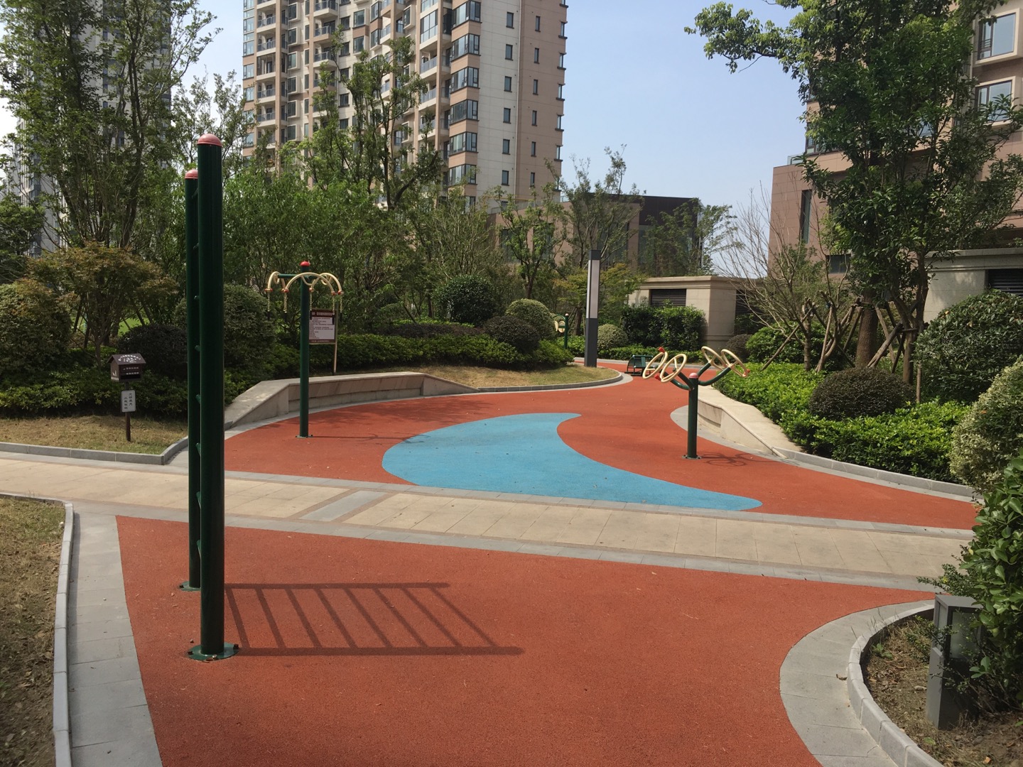 長(zhǎng)灘冠東苑健身點(diǎn)2