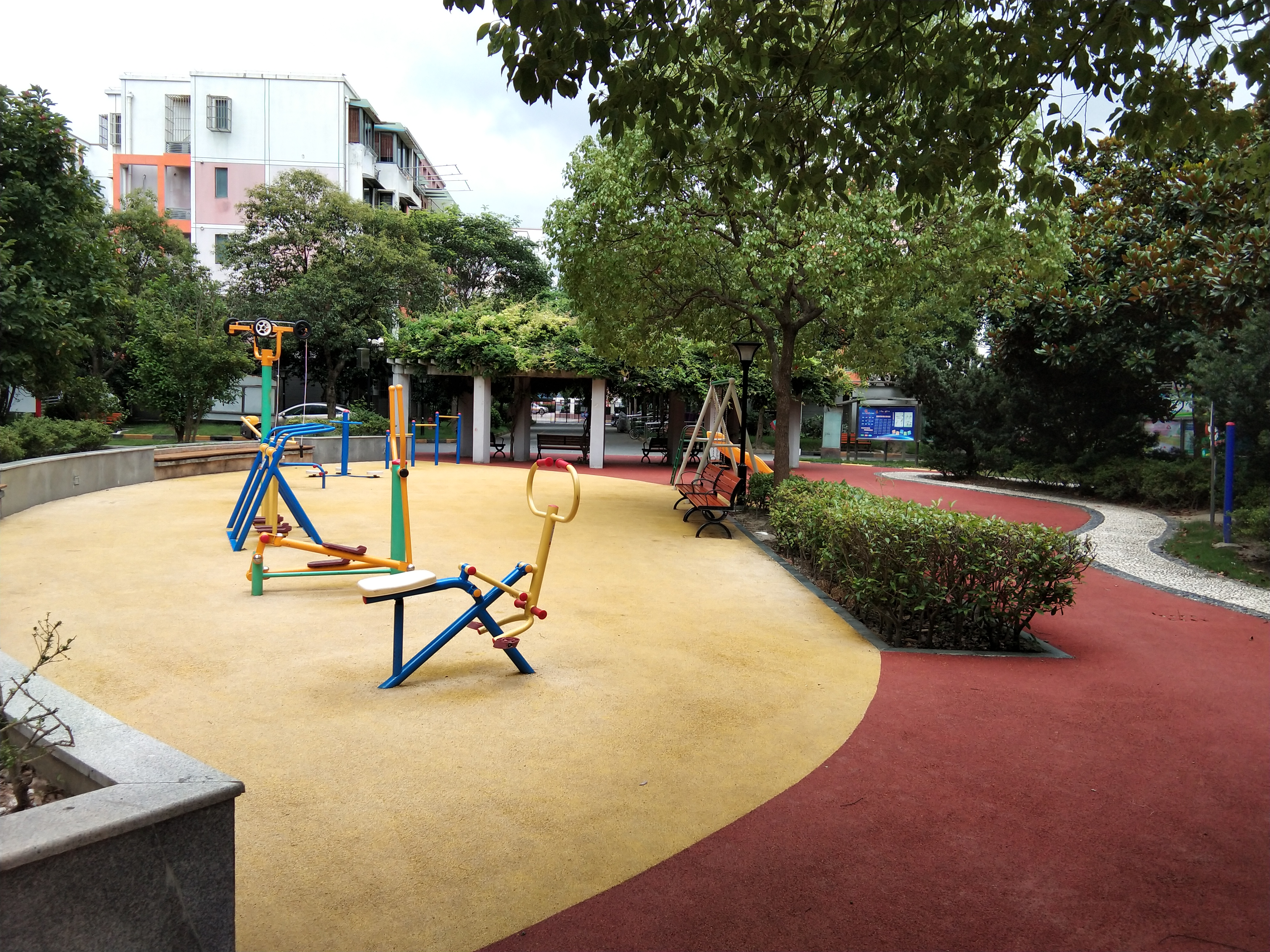 世博一居A健身苑點