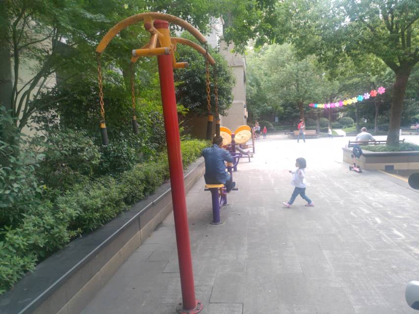 萬(wàn)科小區(qū)健身點(diǎn)