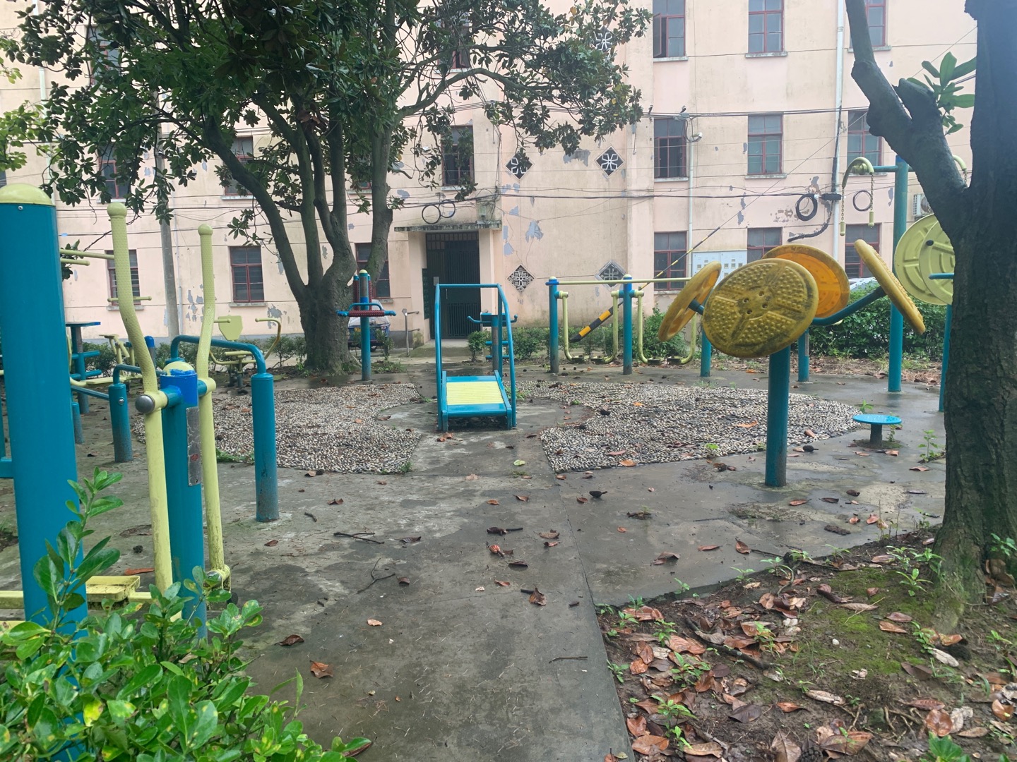 東平鎮(zhèn)東風新村楊南新村健身點