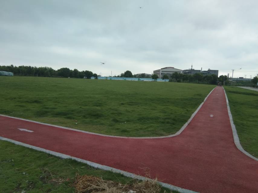 公共運(yùn)動(dòng)場(chǎng)