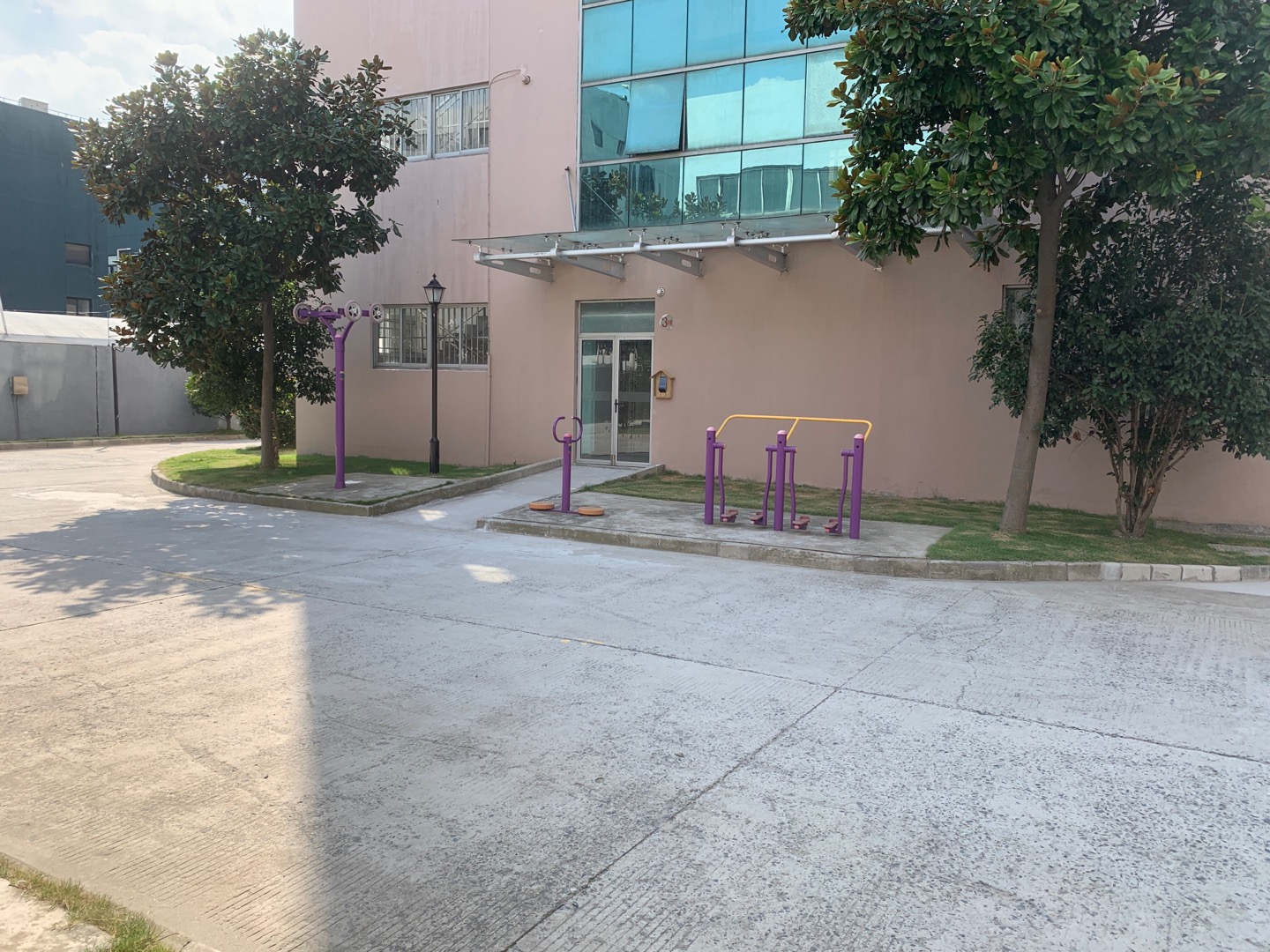 中山街道外來人口居住中心健身點