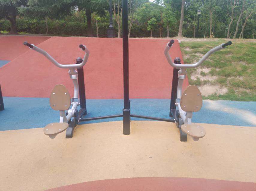 自重式高拉訓練器